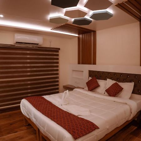 Victoria Houseboats Hotel Alappuzha Ngoại thất bức ảnh