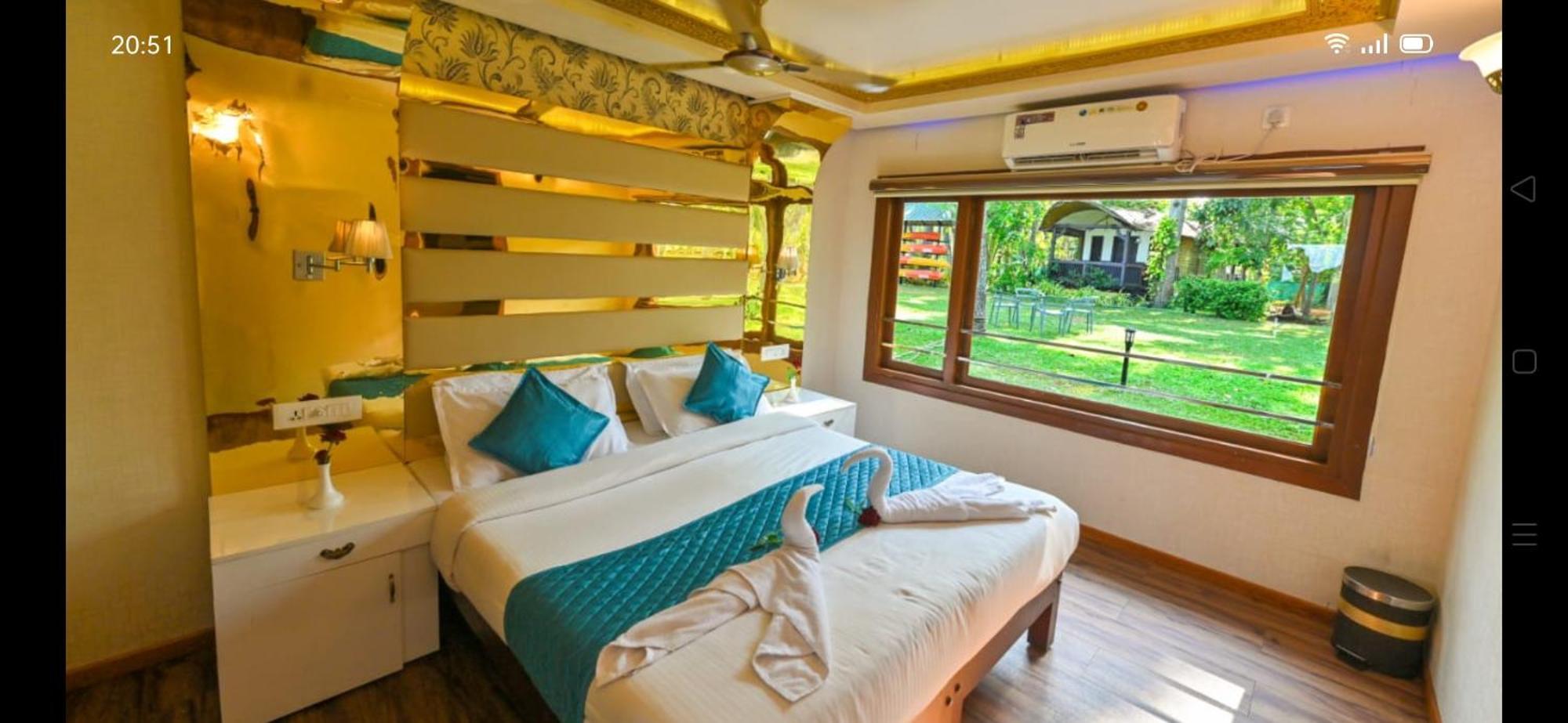 Victoria Houseboats Hotel Alappuzha Ngoại thất bức ảnh