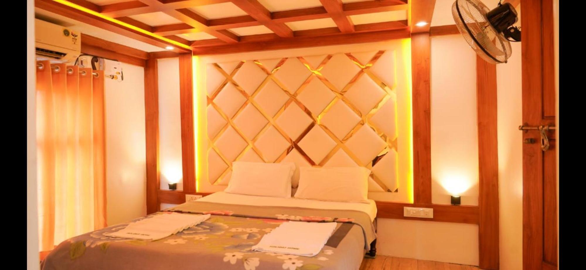 Victoria Houseboats Hotel Alappuzha Ngoại thất bức ảnh