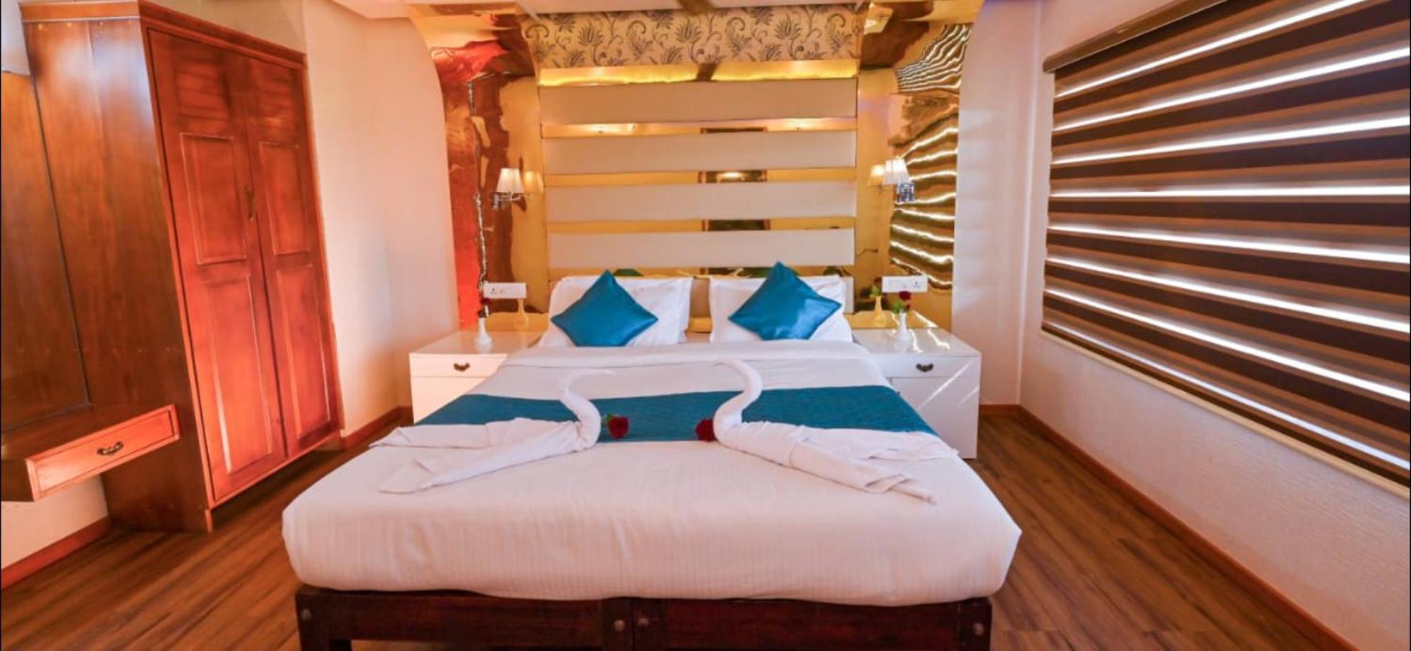 Victoria Houseboats Hotel Alappuzha Ngoại thất bức ảnh
