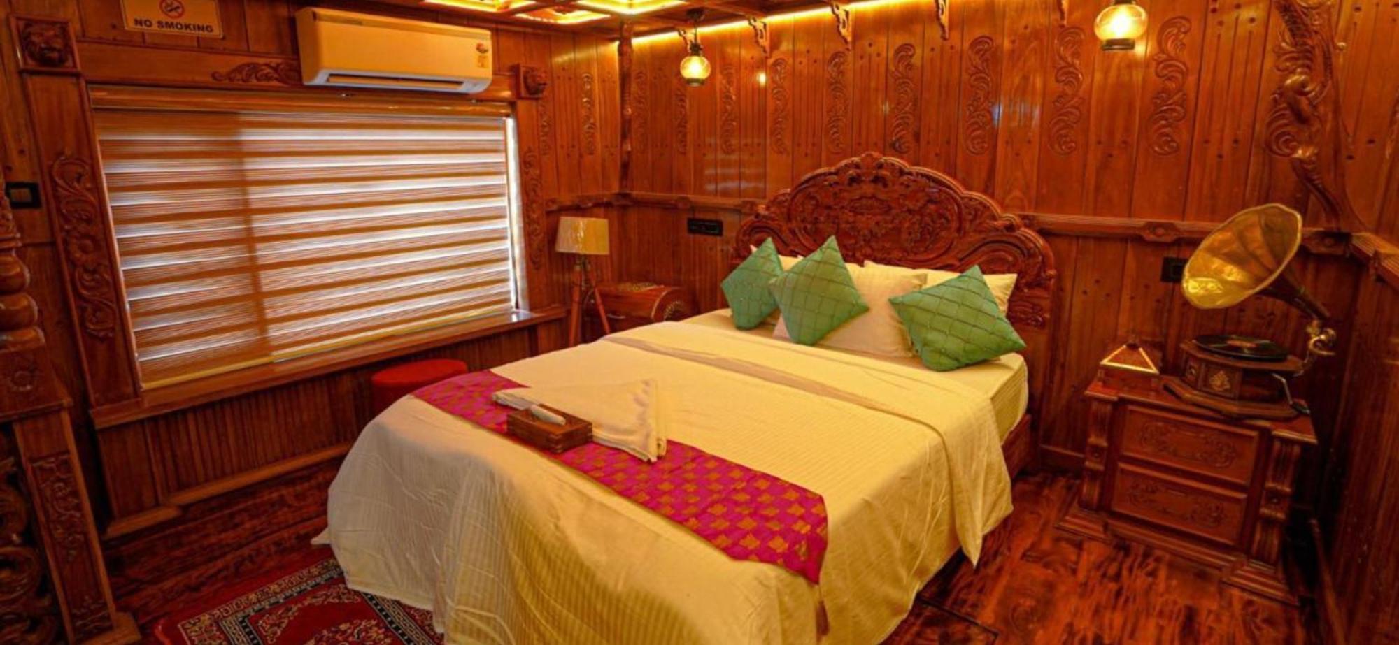 Victoria Houseboats Hotel Alappuzha Ngoại thất bức ảnh