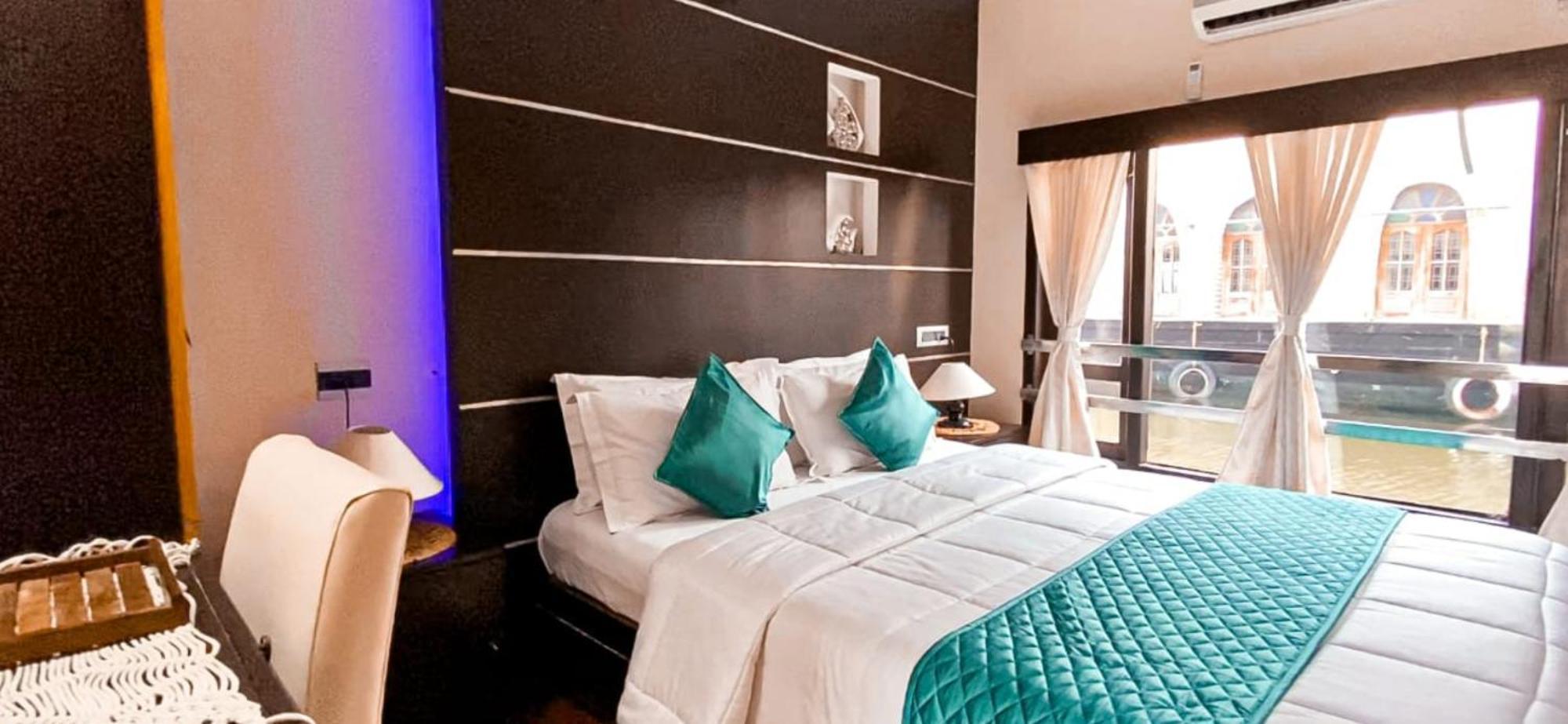 Victoria Houseboats Hotel Alappuzha Ngoại thất bức ảnh