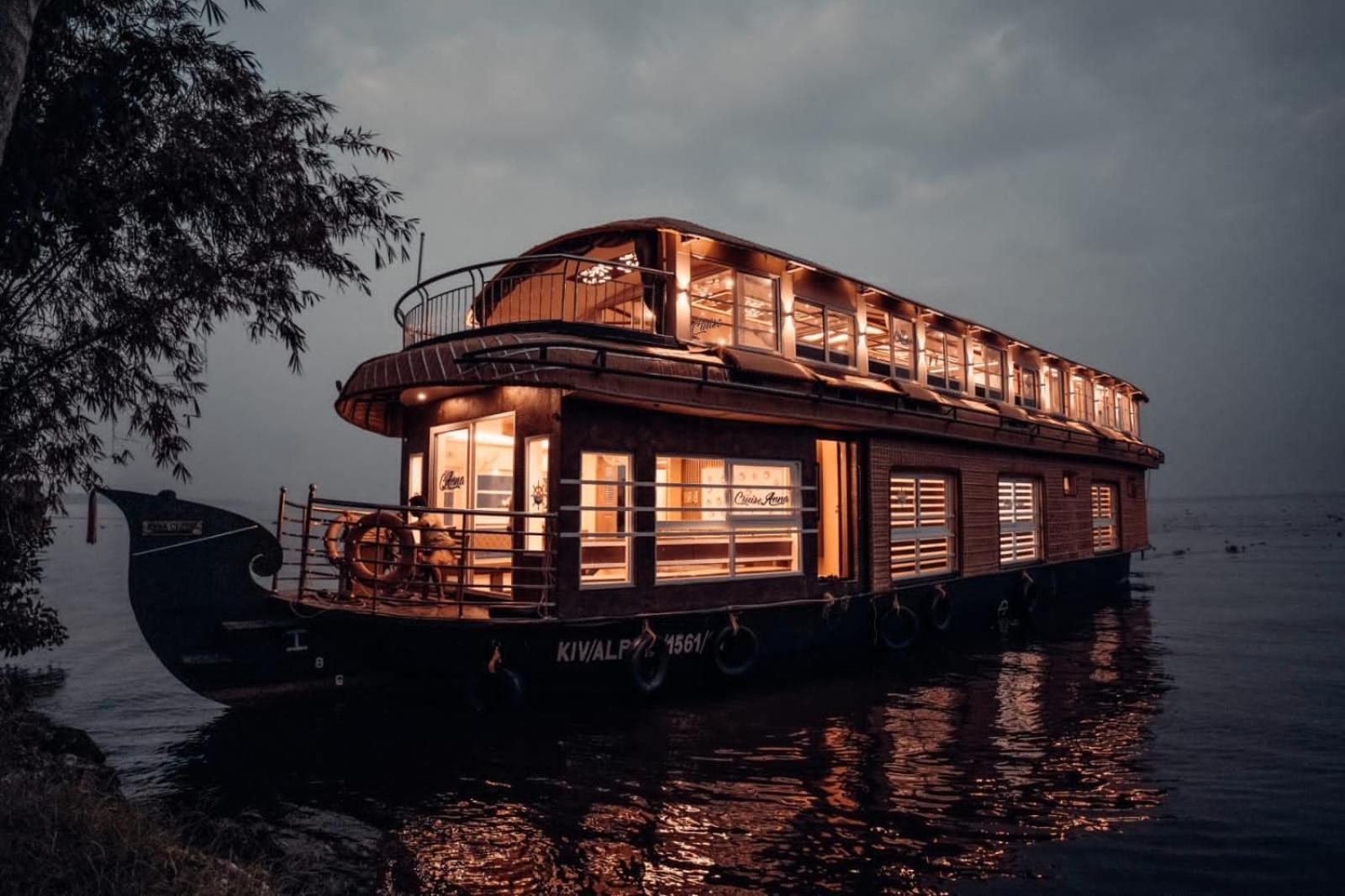 Victoria Houseboats Hotel Alappuzha Ngoại thất bức ảnh