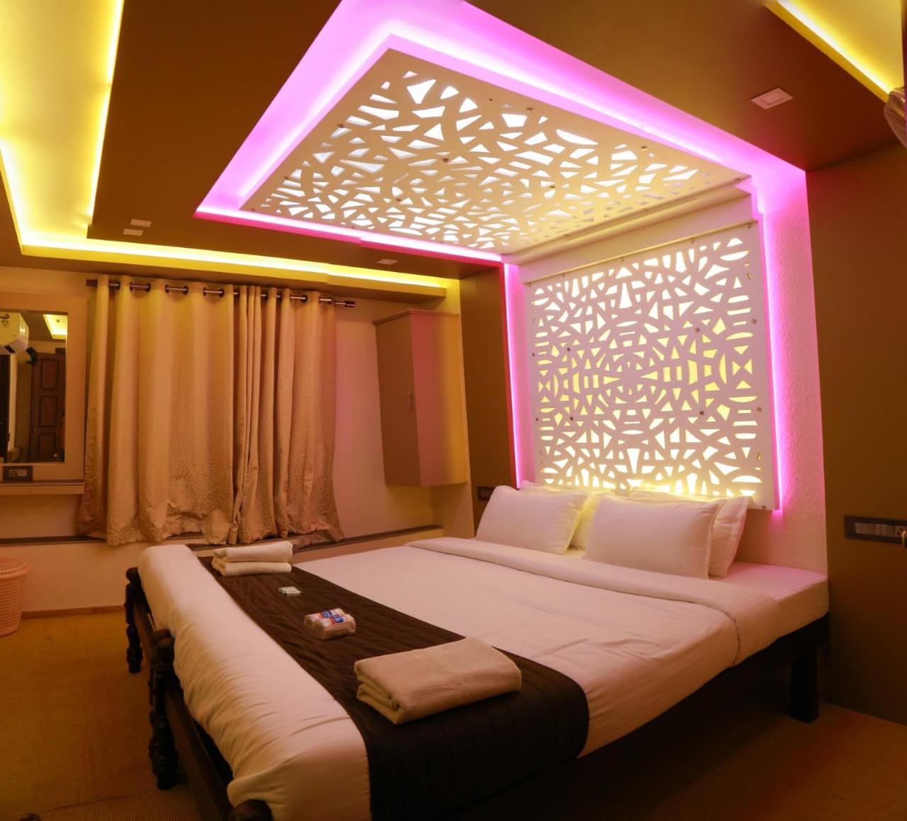 Victoria Houseboats Hotel Alappuzha Ngoại thất bức ảnh