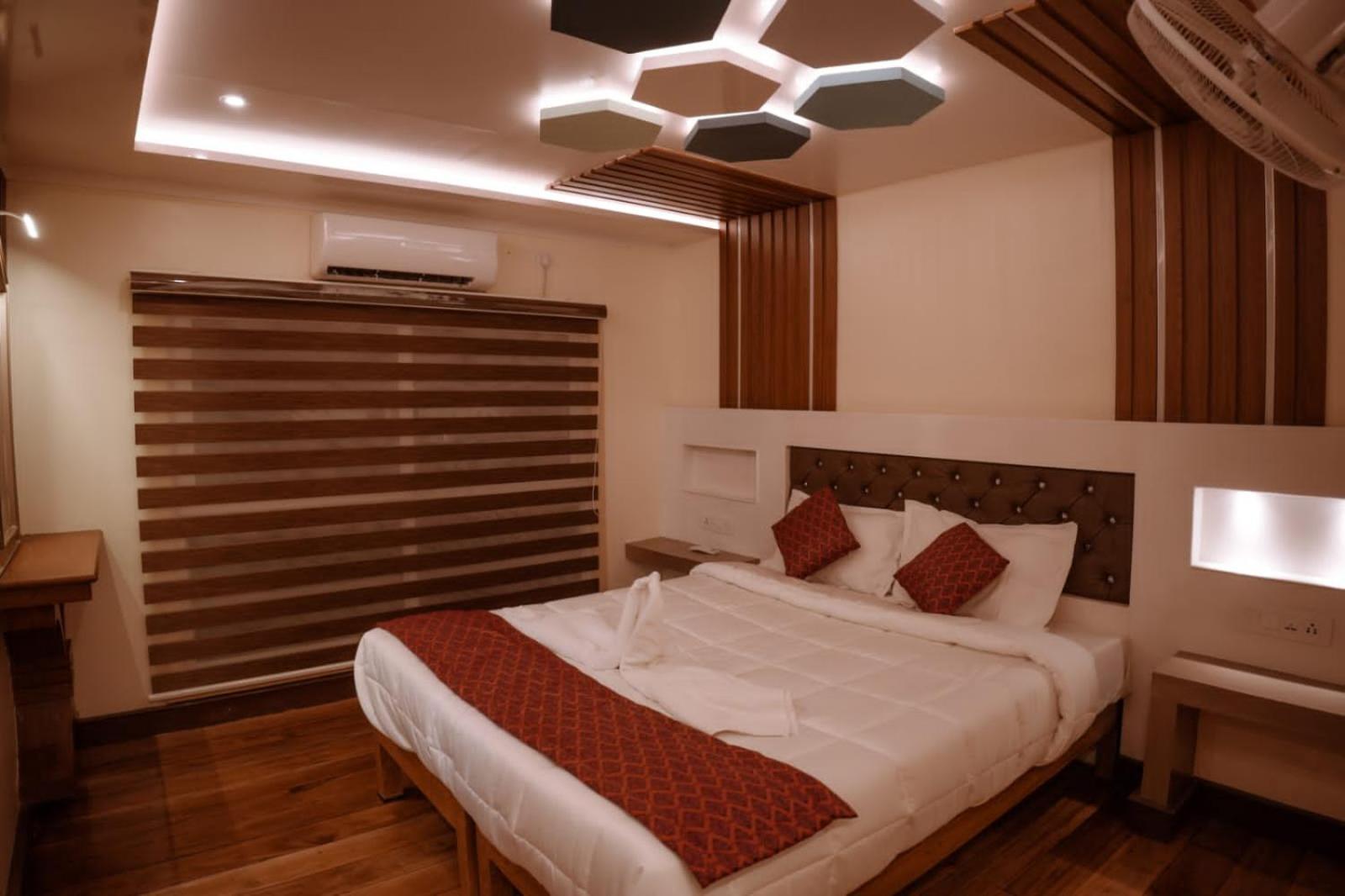 Victoria Houseboats Hotel Alappuzha Ngoại thất bức ảnh